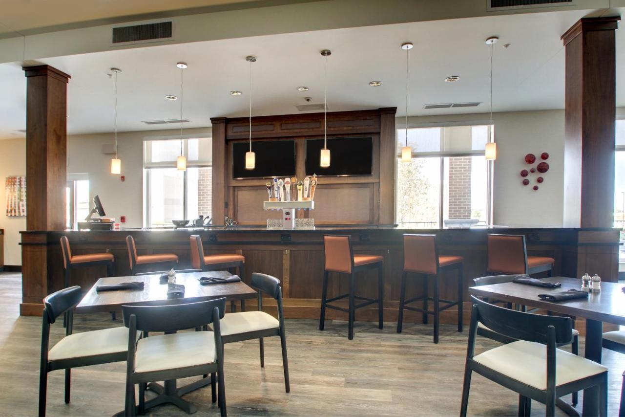 Holiday Inn & Suites Peoria At Grand Prairie By Ihg Екстериор снимка