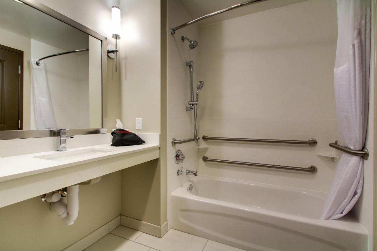 Holiday Inn & Suites Peoria At Grand Prairie By Ihg Екстериор снимка